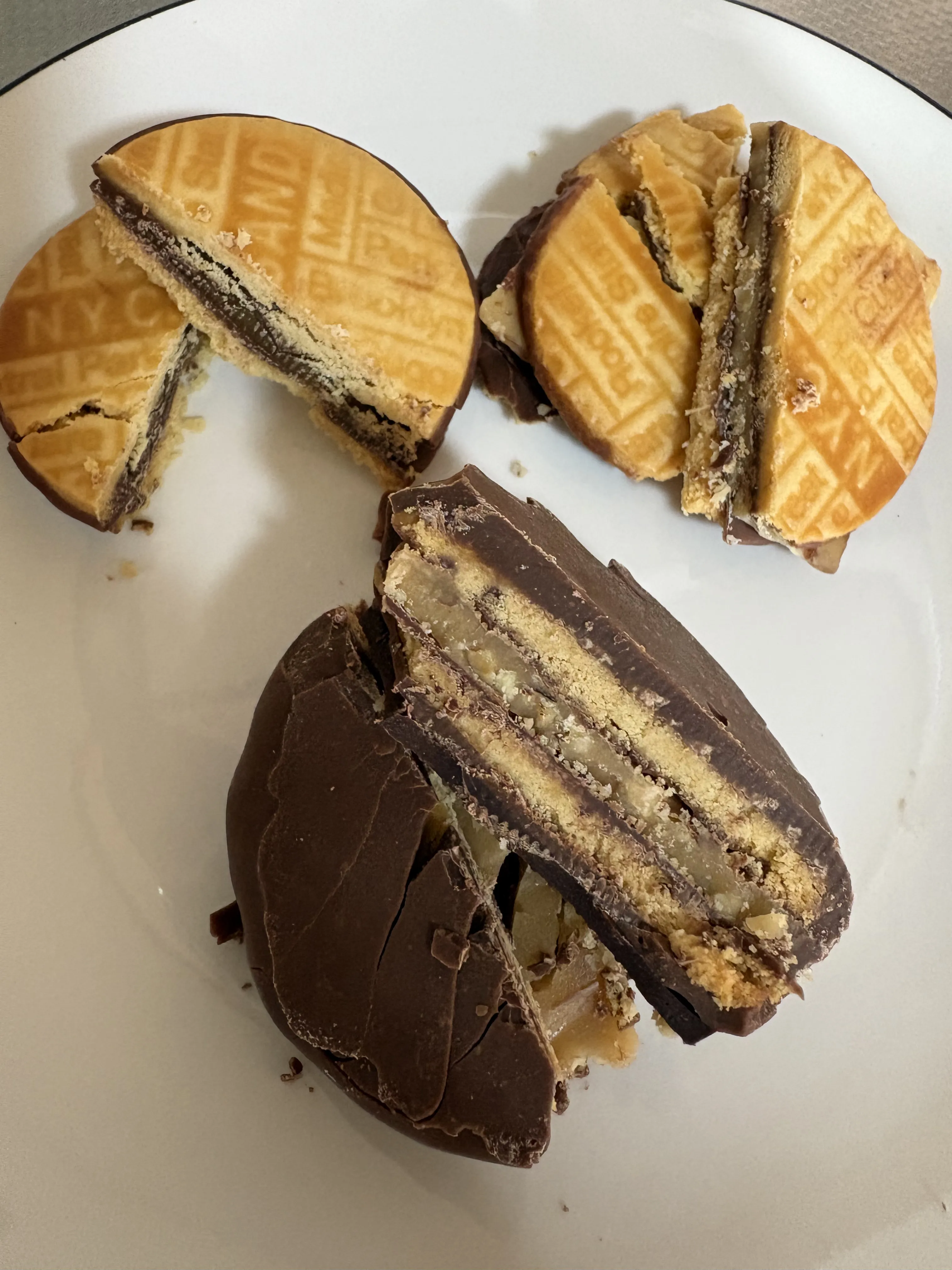 N.Y.C.S.ギフトボックス12個入  キャラメルサンド スカッチサンド リッチスカッチサンド＆Wチョコレート