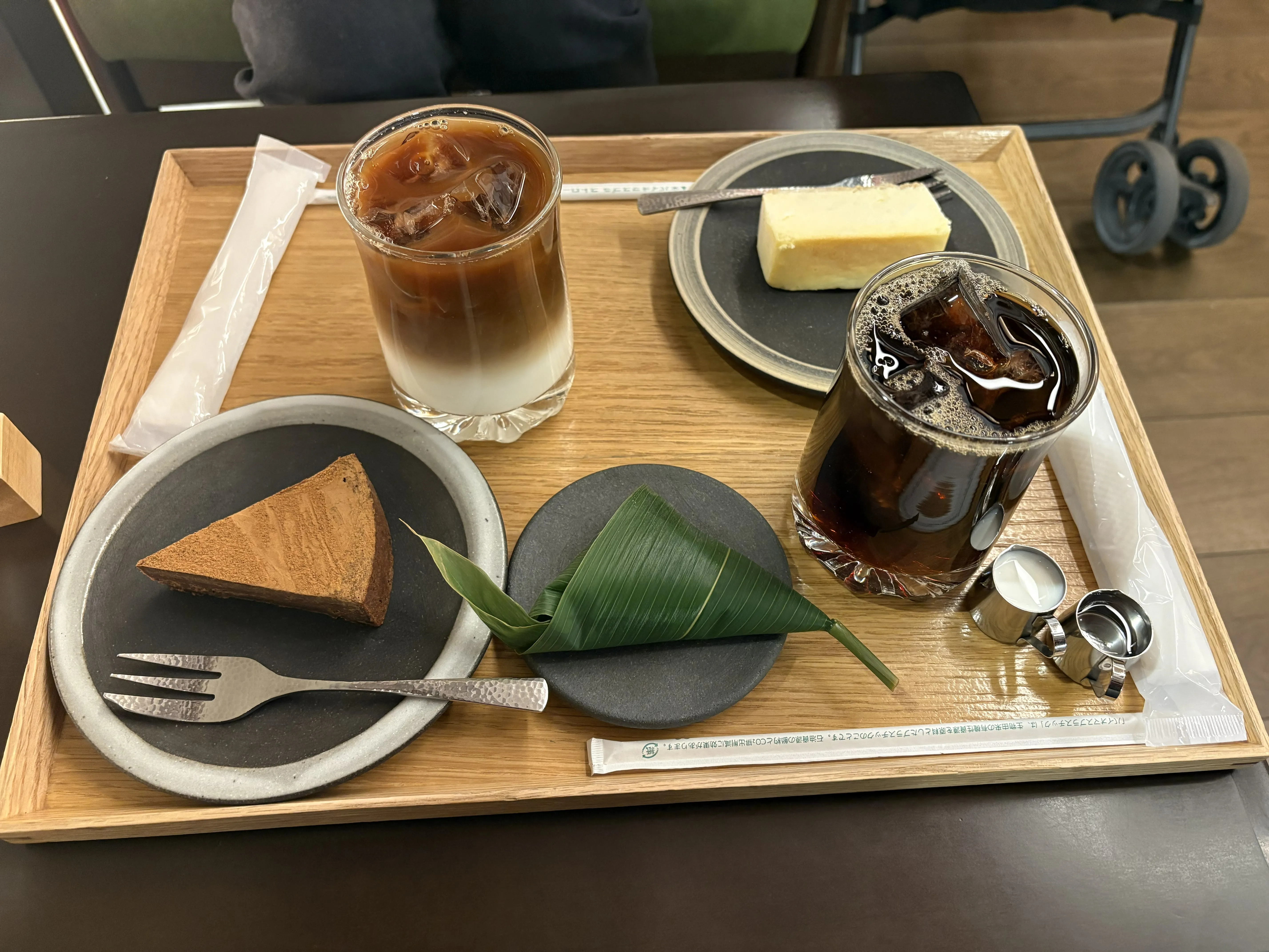 葦島珈琲 カフェオレ チーズケーキ
