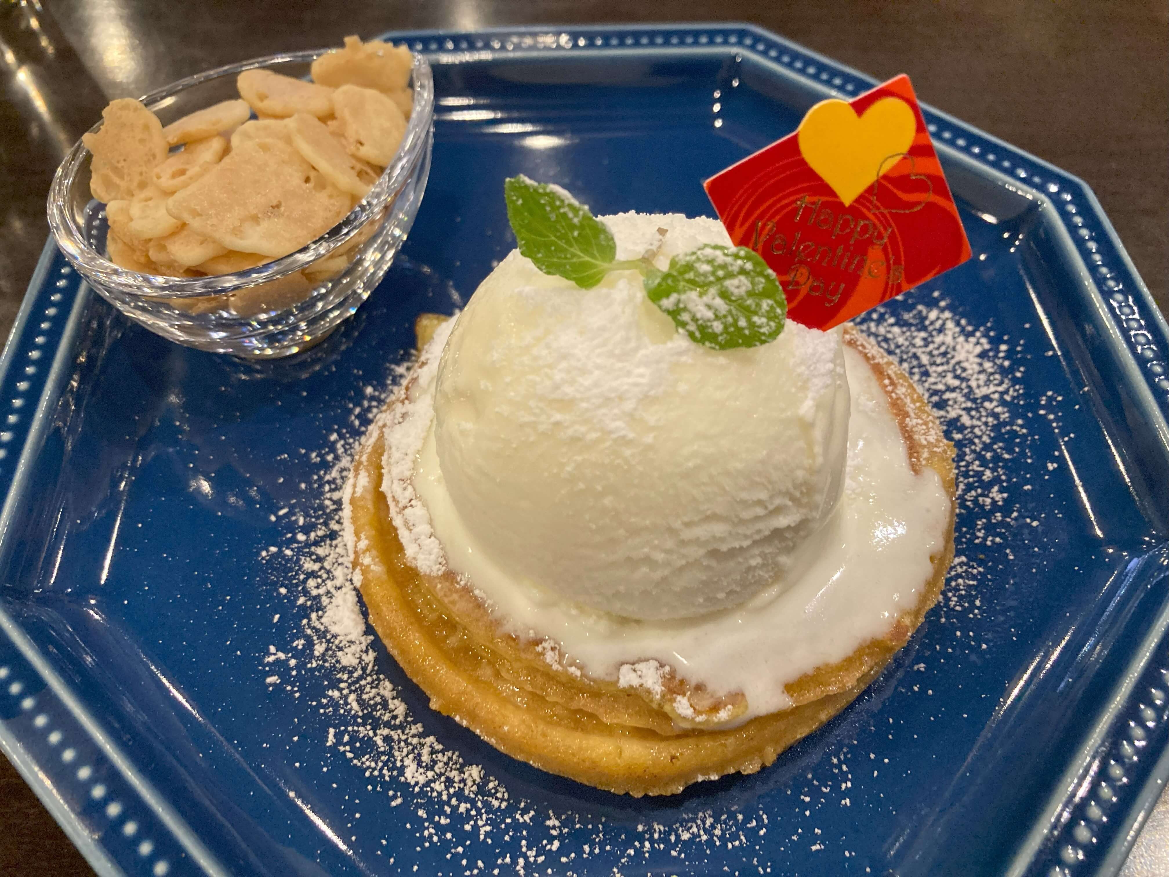 有馬温泉の三津森カフェの炭酸煎餅フレンチトースト