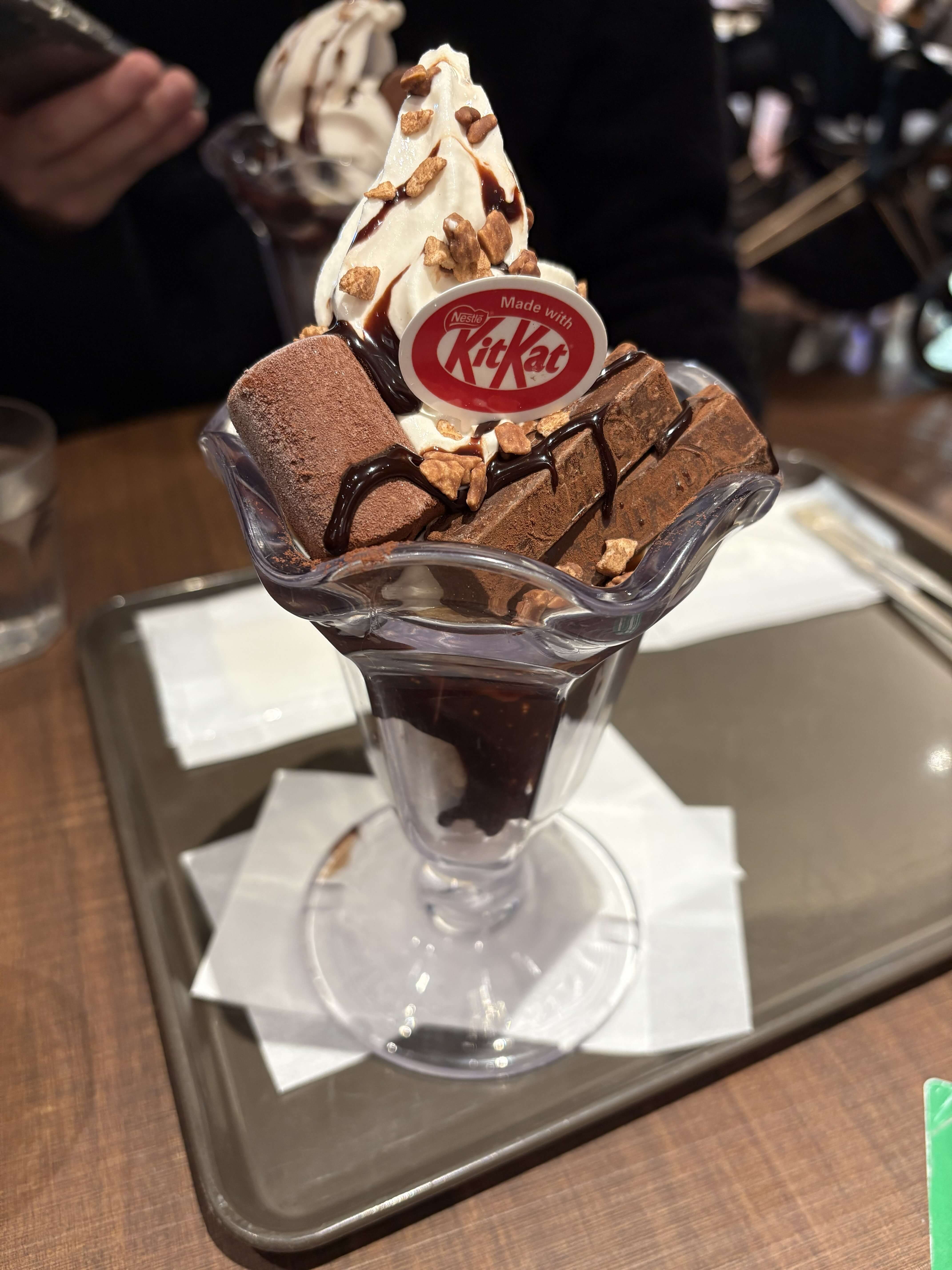 サンマルク - 【期間限定】プレミアムパフェ Made with KITKAT®のパッケージの写真