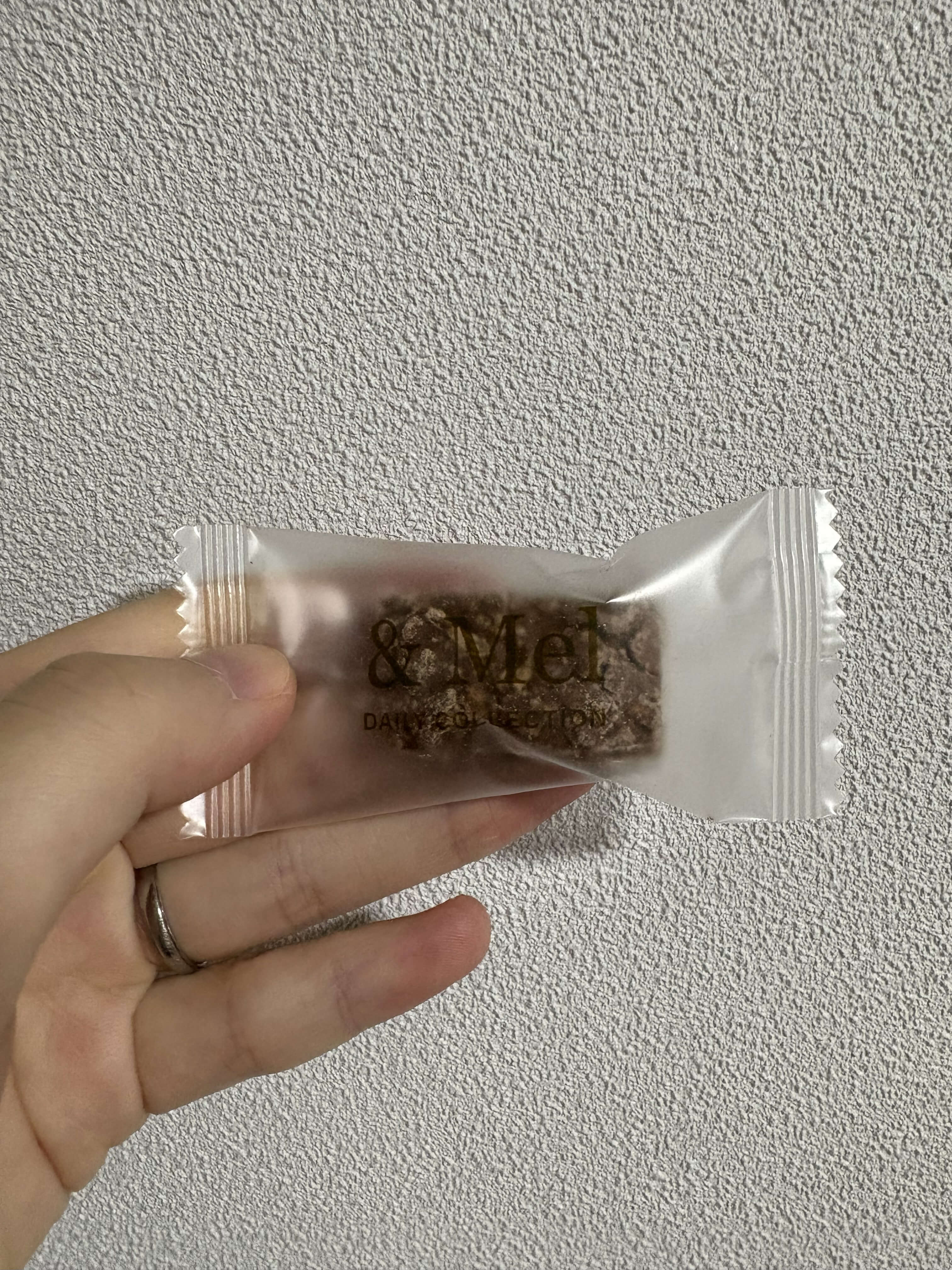 アンドメル - プロテインチョコレートクランチの個包装の写真