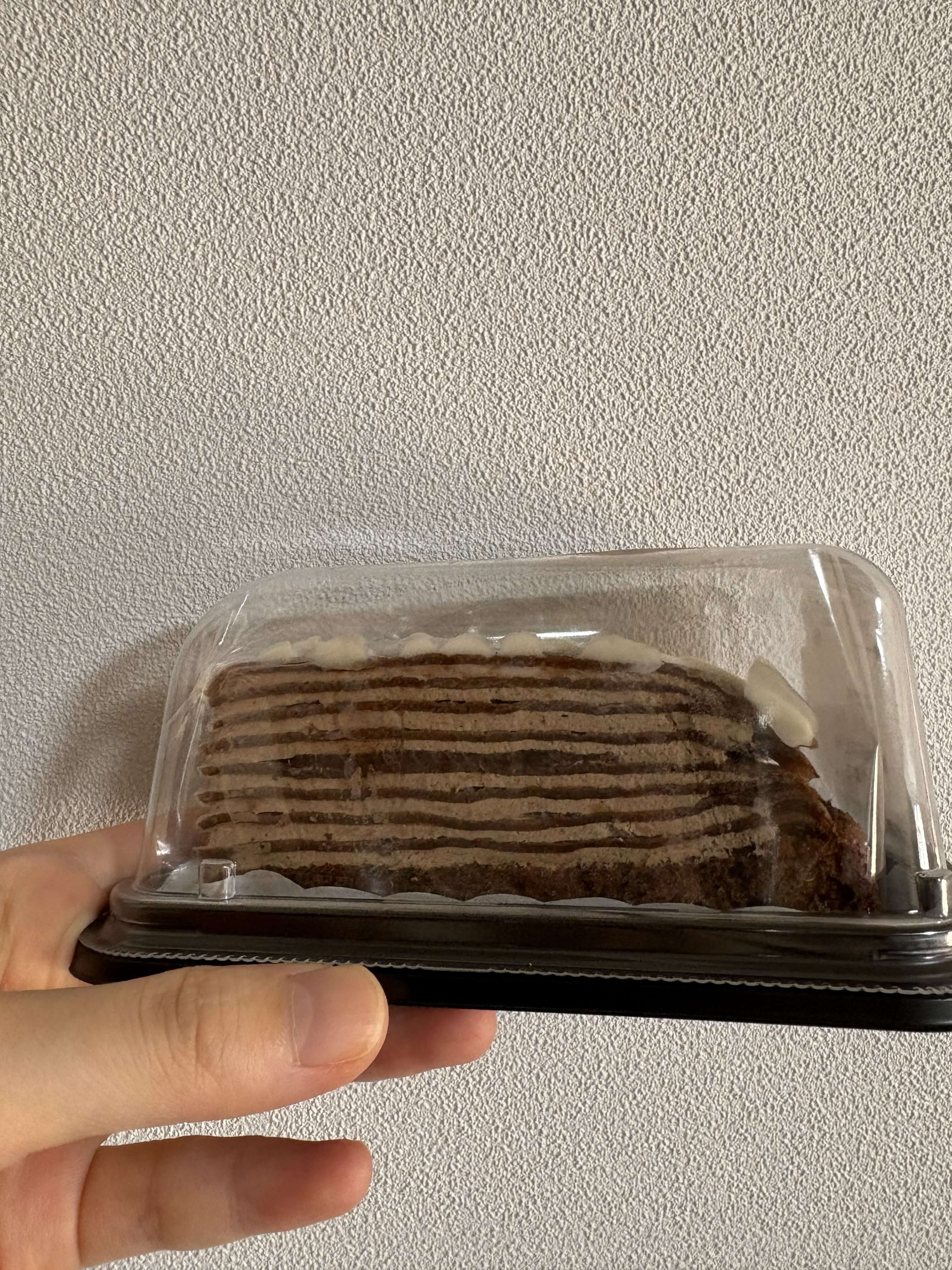 ファミリーマート - ショコラミルクレープのパッケージの横写真