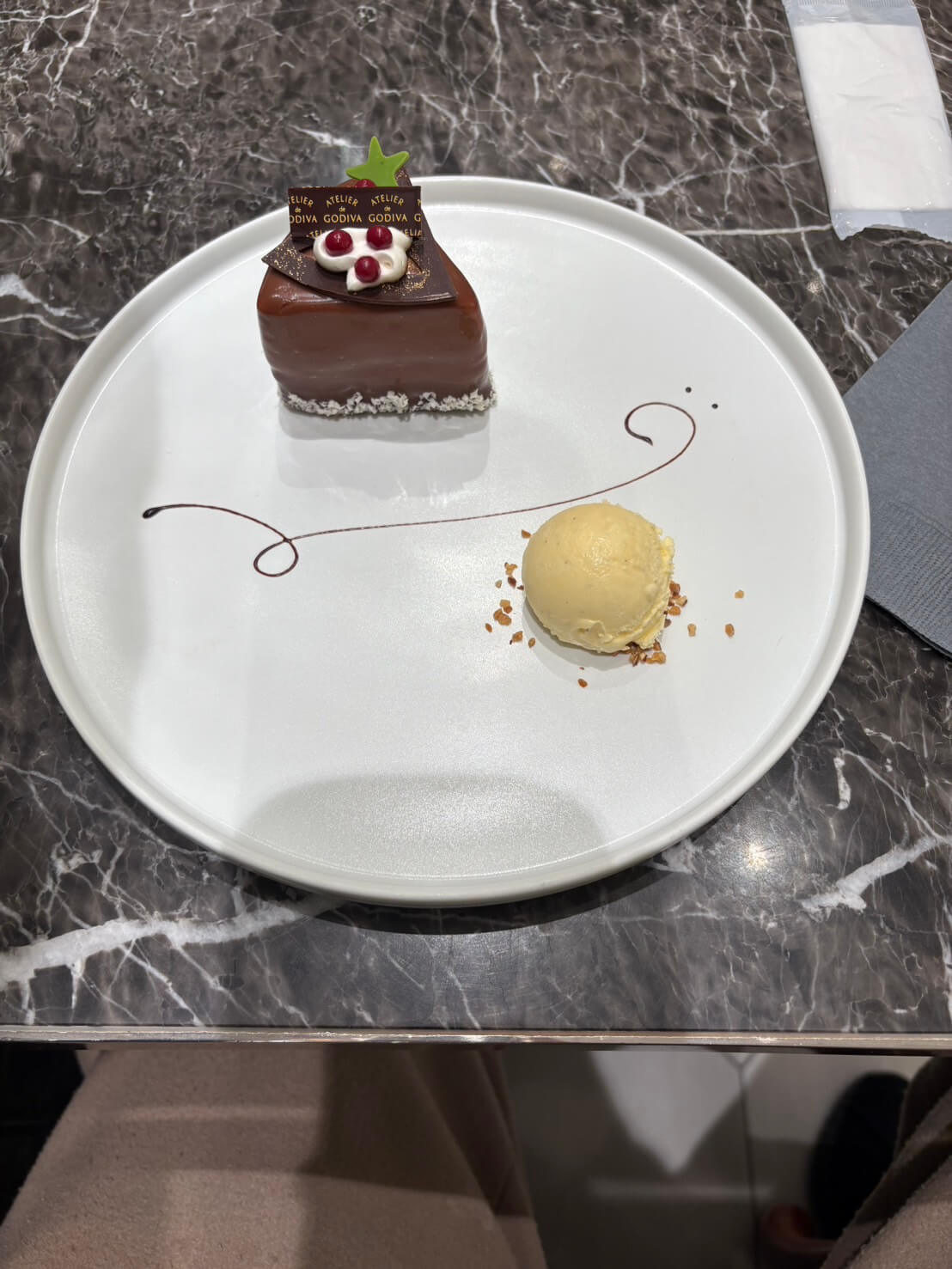 アトリエ ドゥ ゴディバのガトーショコラミルクチョコレート&プラリネプディング