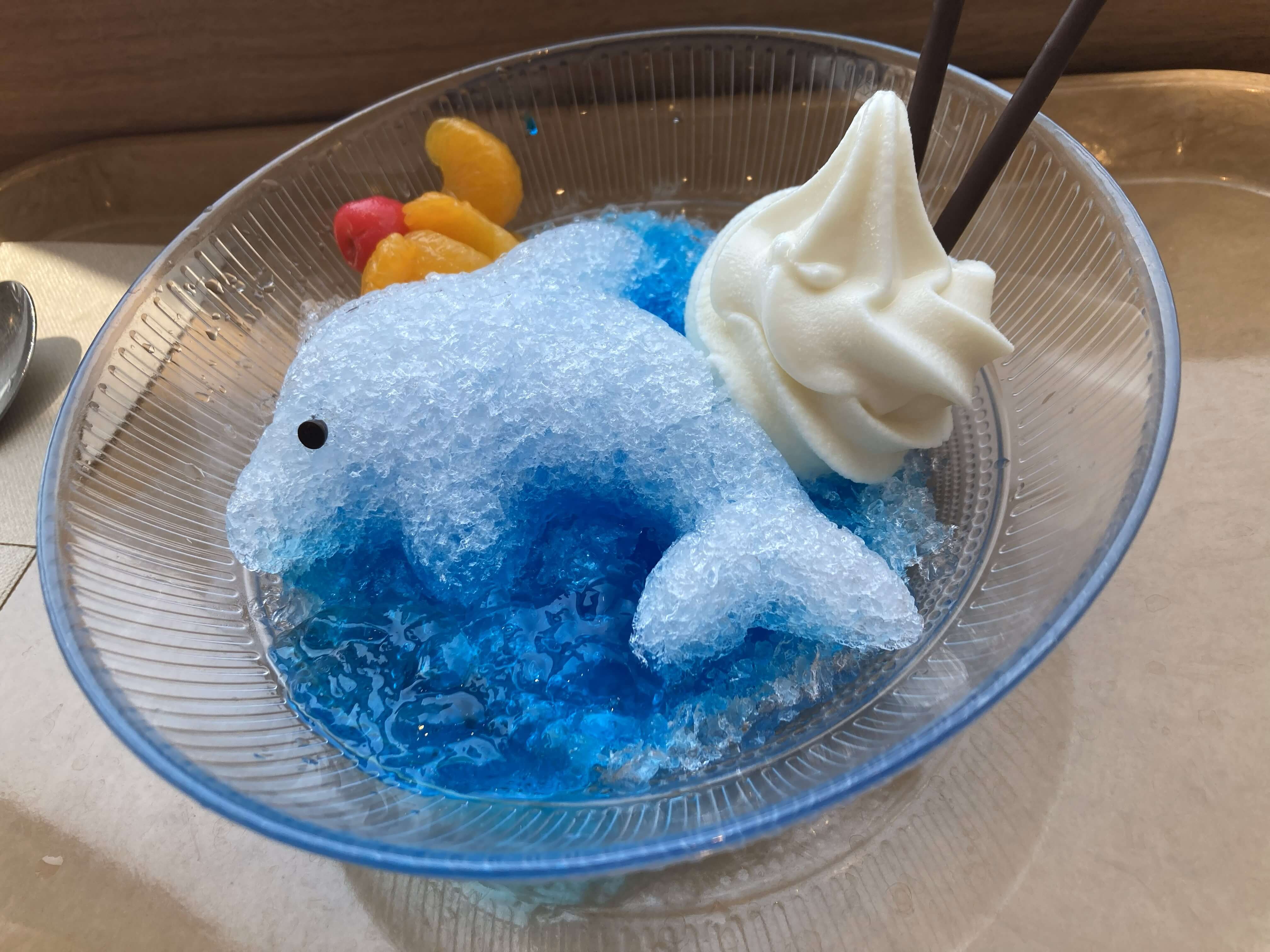 四国水族館の食べ物 いるかのかき氷
