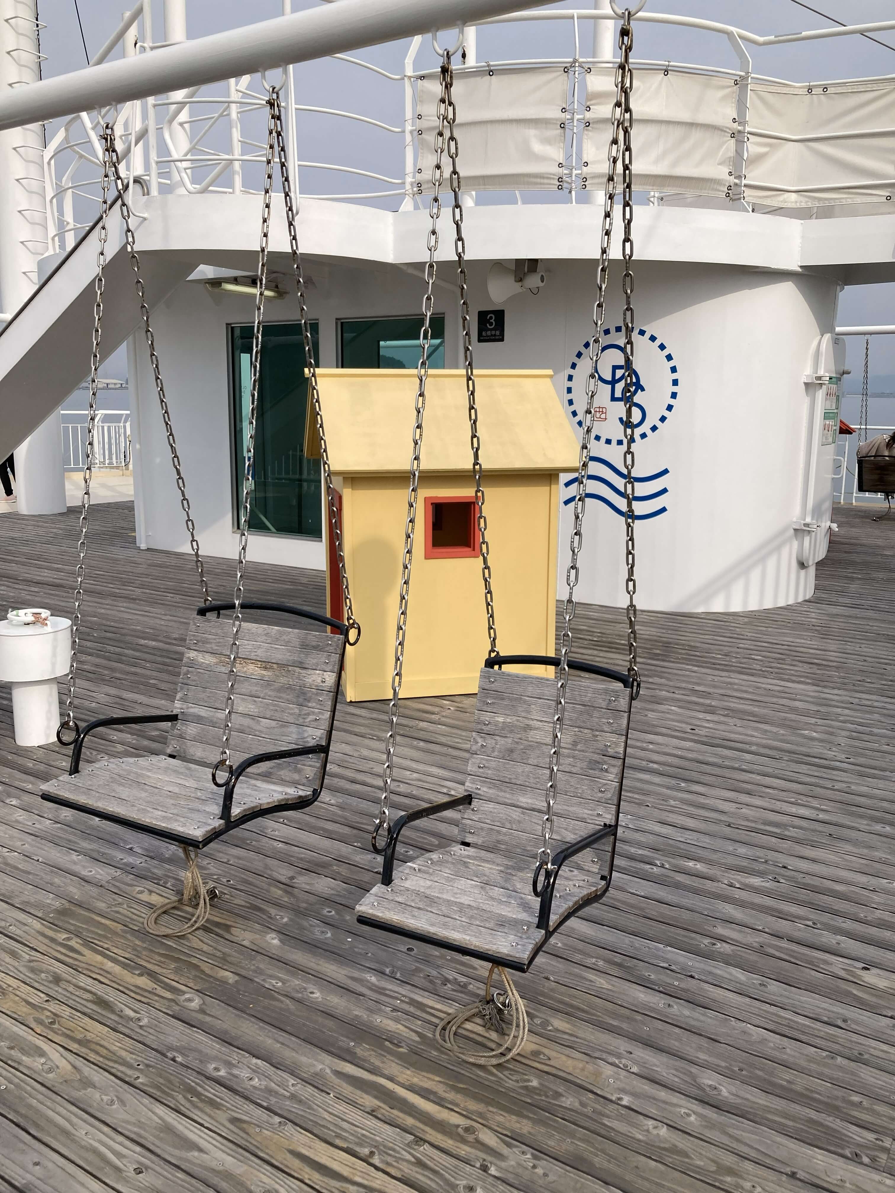 オリンピアドリームセトの船内 ブランコ