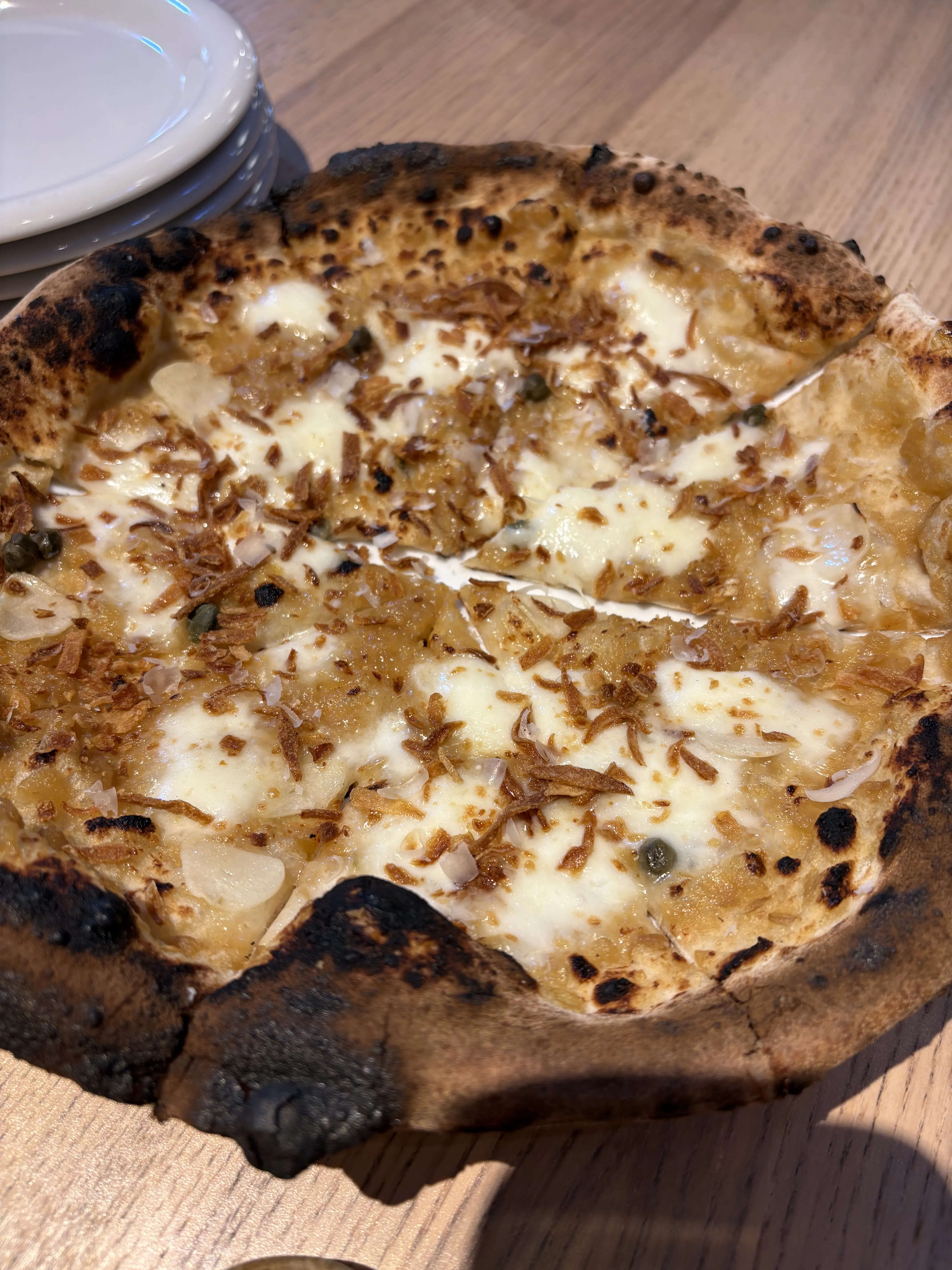 S BRICK 淡路島たまねぎのピッツァ